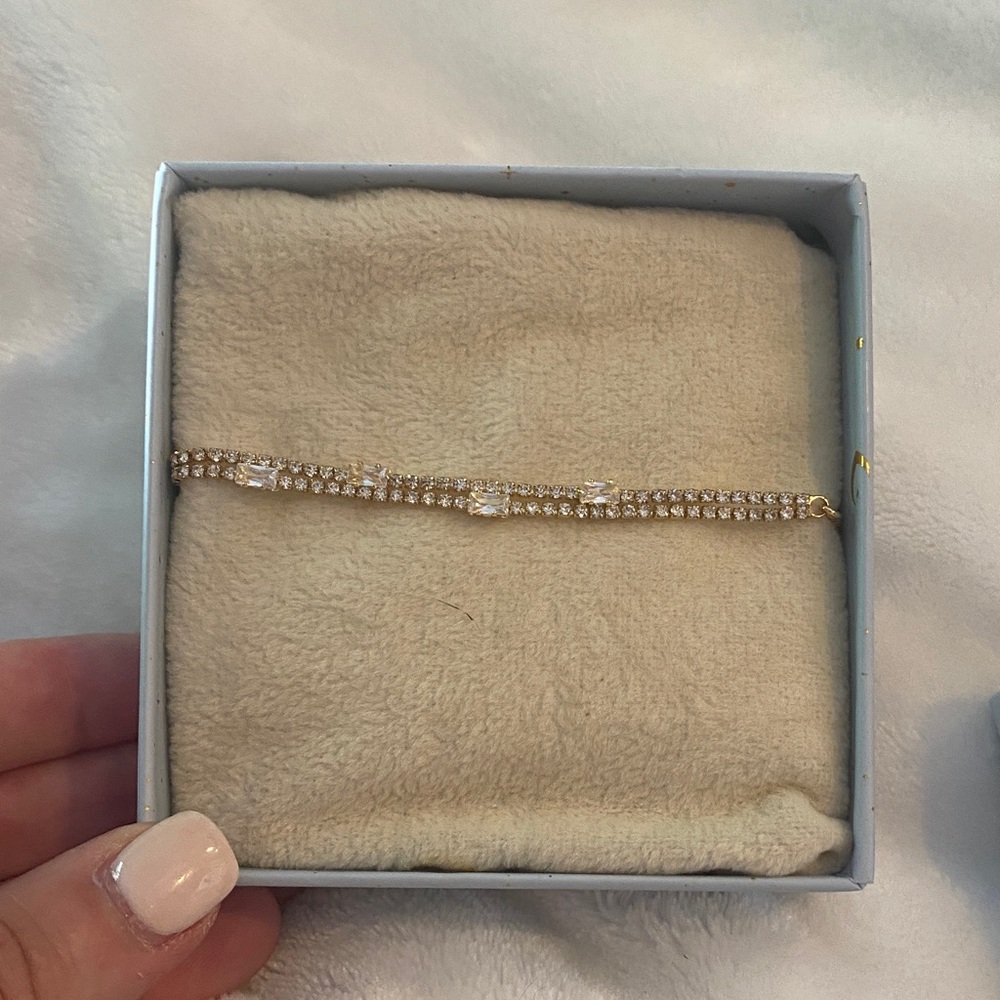 Gold Bracelet with Sparkling Accents